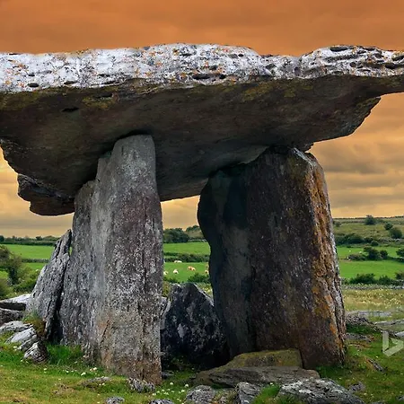 Boherbui Gæstehus Doolin